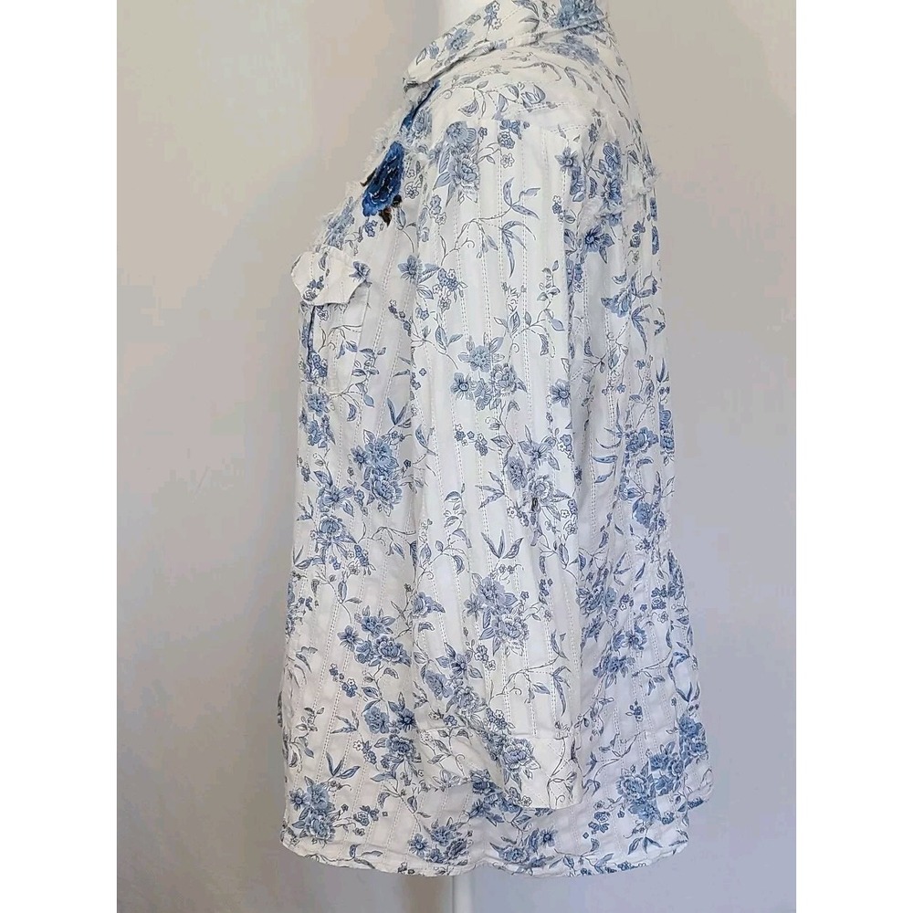 F.A.N.G Womens button Blue/White Shirt With Roses Sz L Cottagecore Romantic - Picture 3 of 9